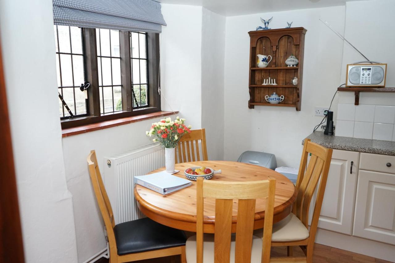 Character 2 Double Bedroom Cottage In ชาฟท์สบรี ภายนอก รูปภาพ