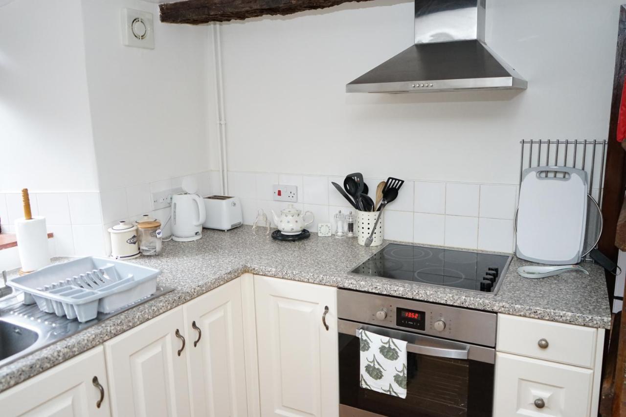 Character 2 Double Bedroom Cottage In ชาฟท์สบรี ภายนอก รูปภาพ