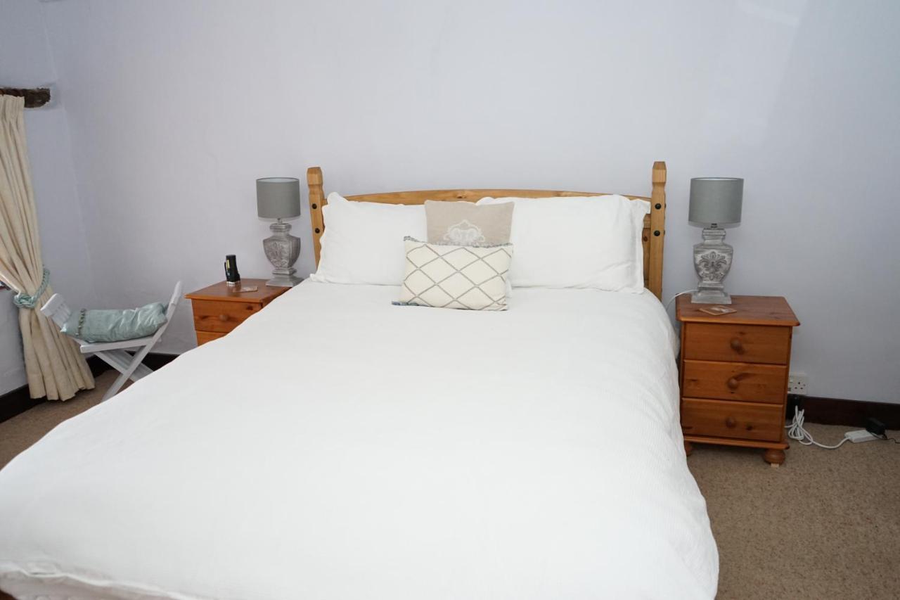 Character 2 Double Bedroom Cottage In ชาฟท์สบรี ภายนอก รูปภาพ