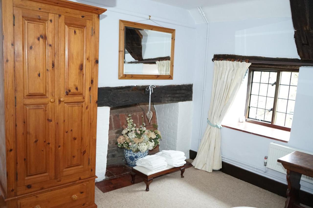 Character 2 Double Bedroom Cottage In ชาฟท์สบรี ภายนอก รูปภาพ
