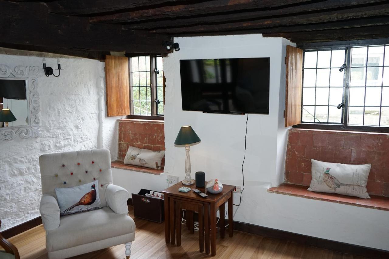 Character 2 Double Bedroom Cottage In ชาฟท์สบรี ภายนอก รูปภาพ