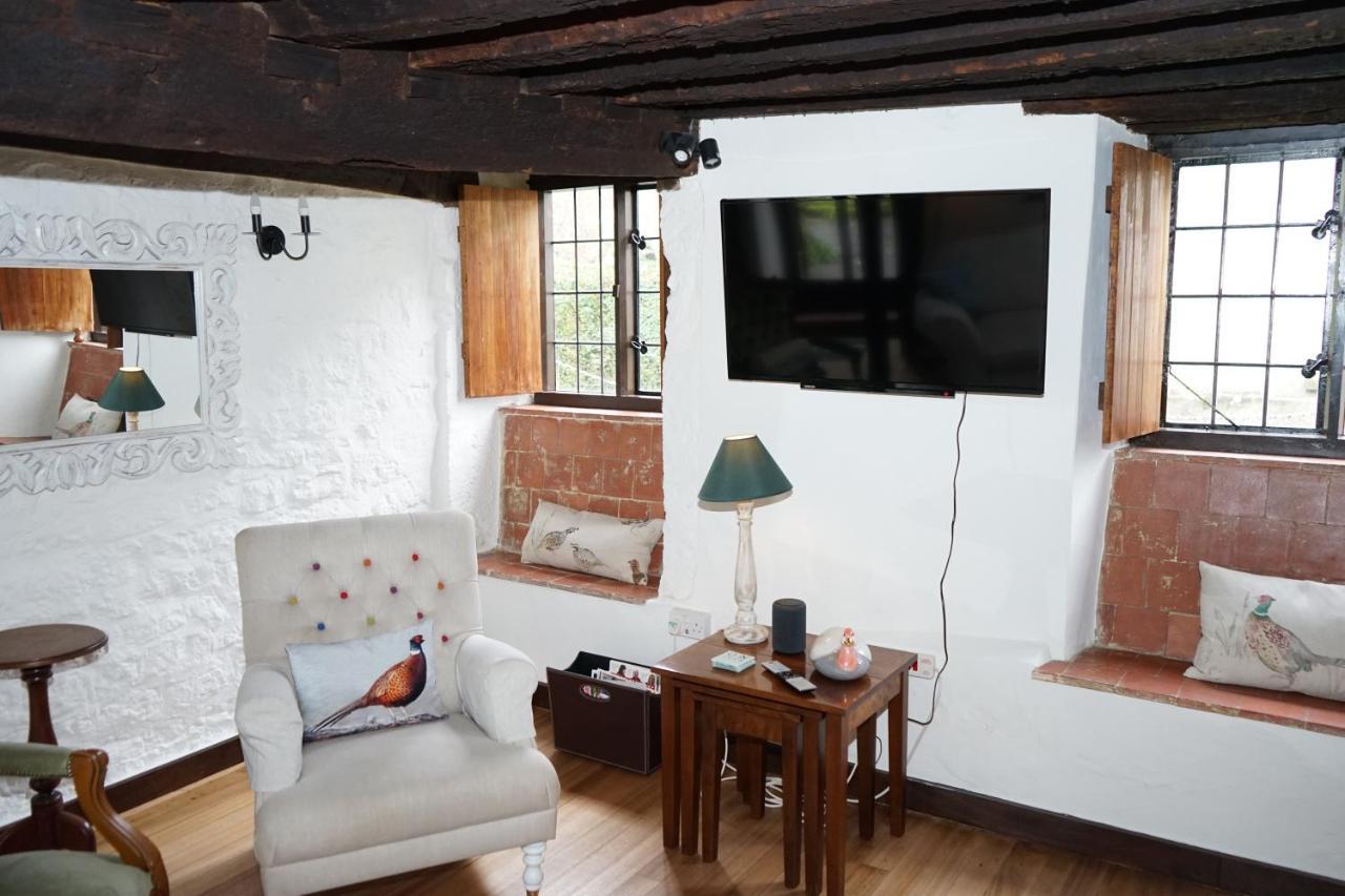 Character 2 Double Bedroom Cottage In ชาฟท์สบรี ภายนอก รูปภาพ